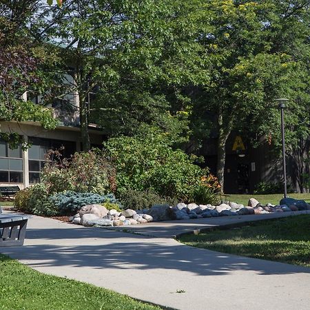 Humber College Lakeshore Campus Residence Toronto Exterior photo